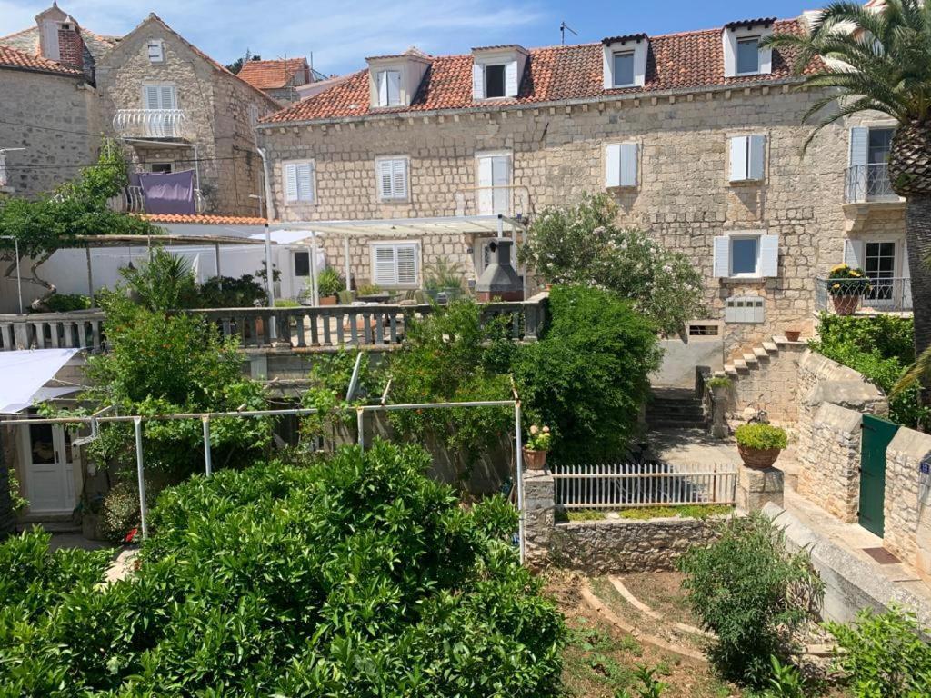 Apartmani Stones Sutivan I Екстер'єр фото